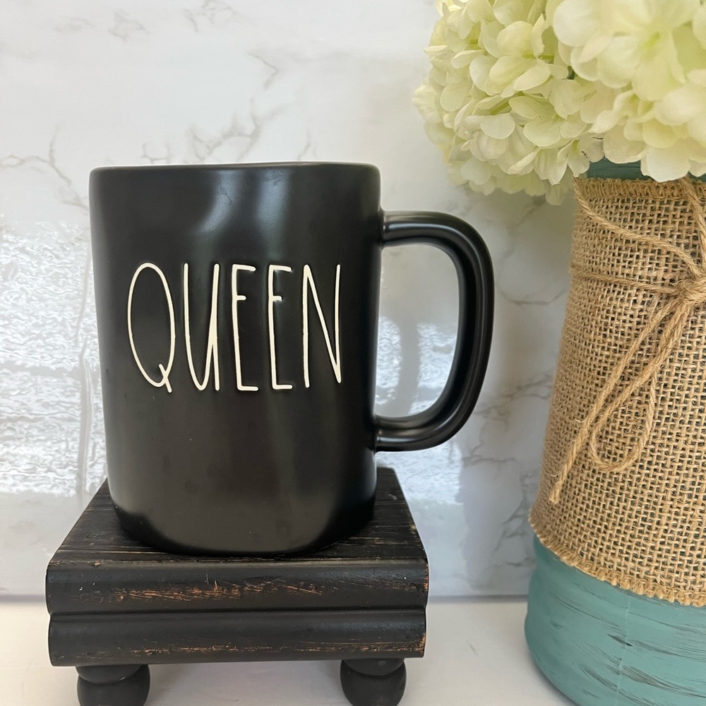Rae Dunn Black Ceramic 'Queen' Mug